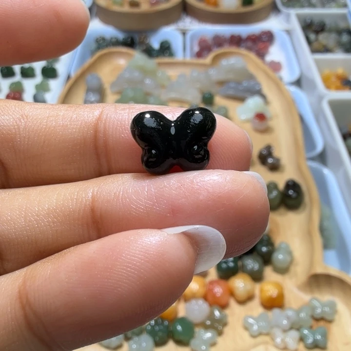 和田玉未镶嵌珠宝奇石