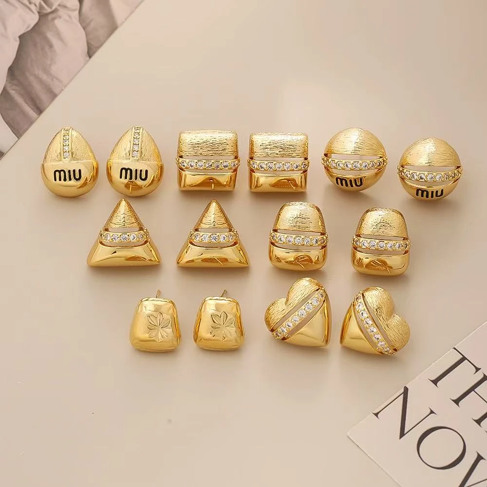 铜合金耳饰 时尚简约金属耳钉微镶锆石金色拉丝高级感女耳饰轻奢