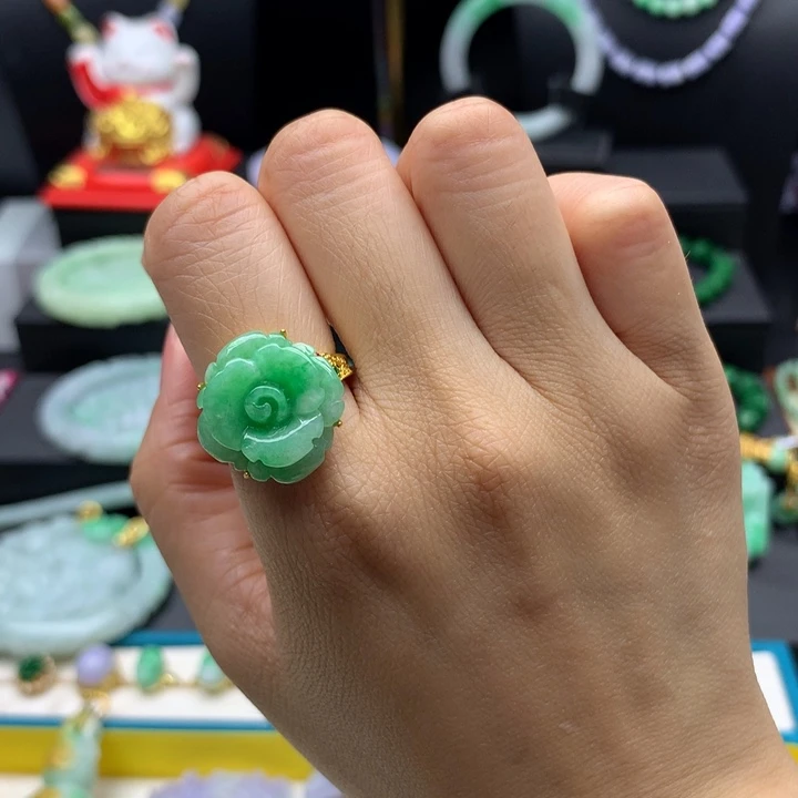 翡翠戒指未镶嵌翡翠花戒指