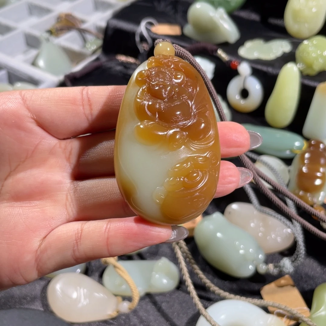 颈饰未镶嵌和田玉
