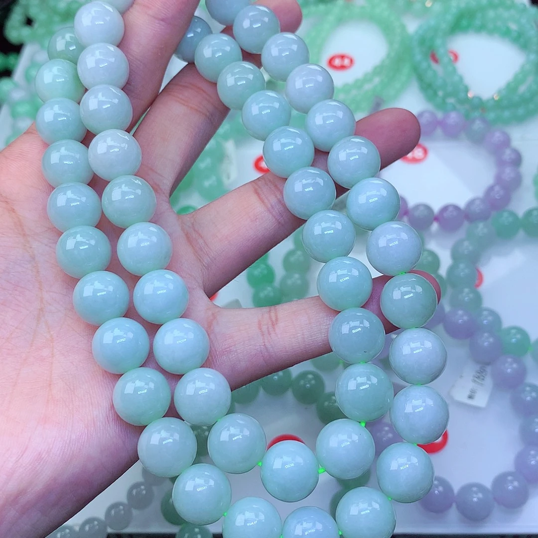 泰***店翡翠未镶嵌毛衣链