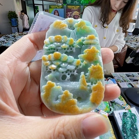 翡翠未镶嵌颈饰翡翠