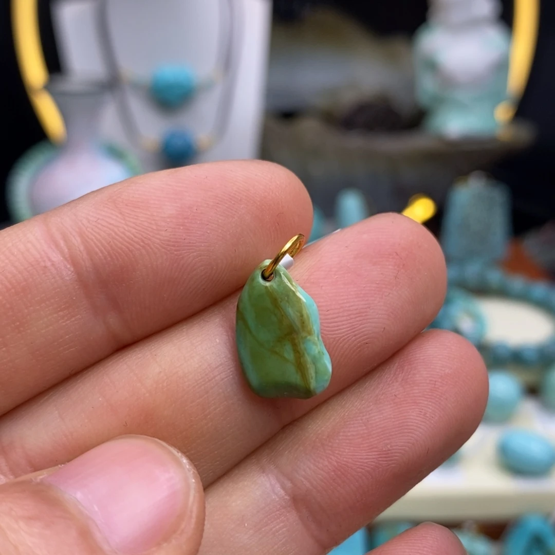 绿松石未镶嵌珠宝奇石