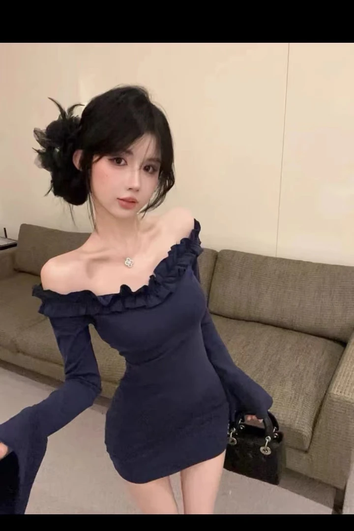 FaFa 发发【Coco】一字肩荷叶边喇叭袖露肩紧身连衣包臀裙短裙秋女