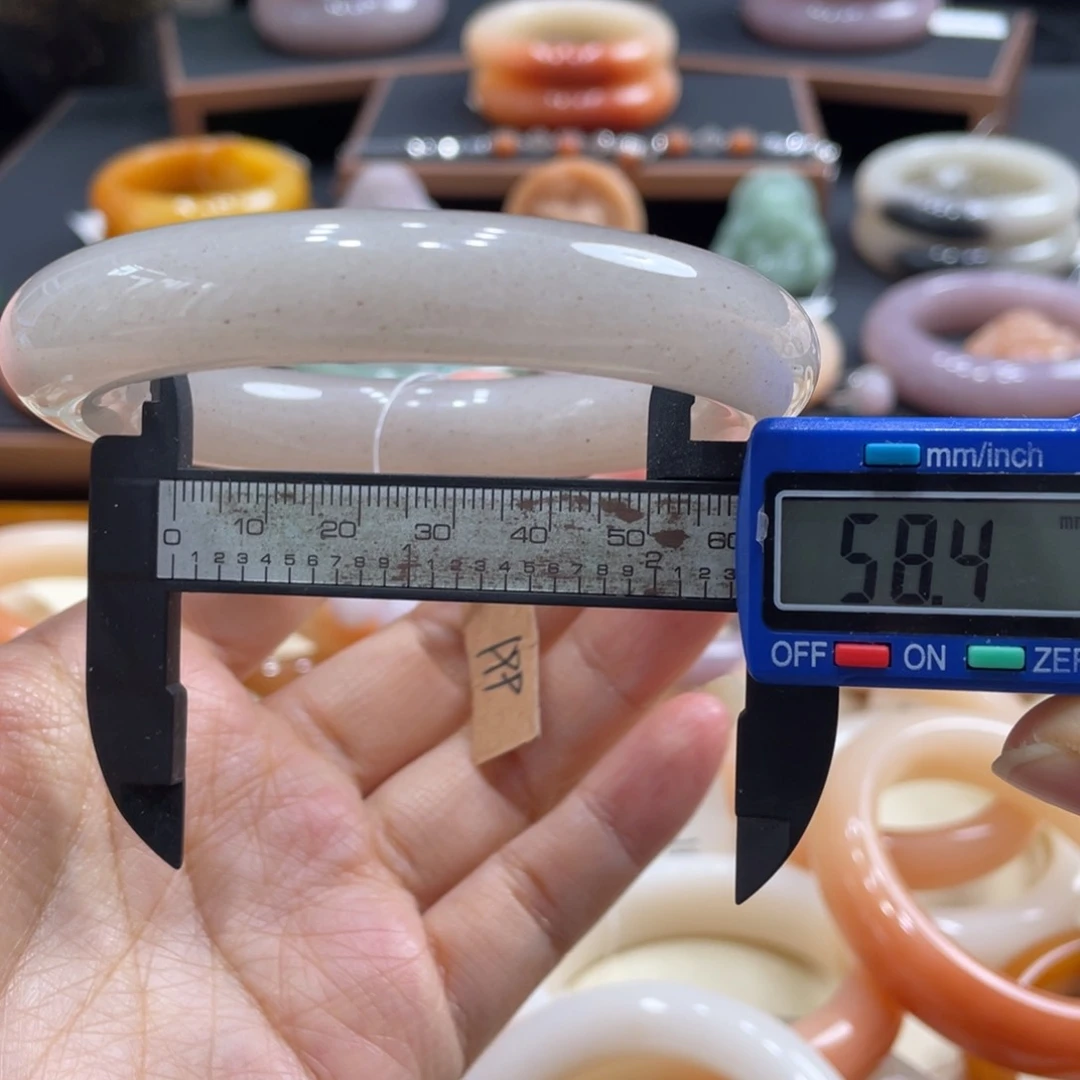 石英岩玉手镯未镶嵌