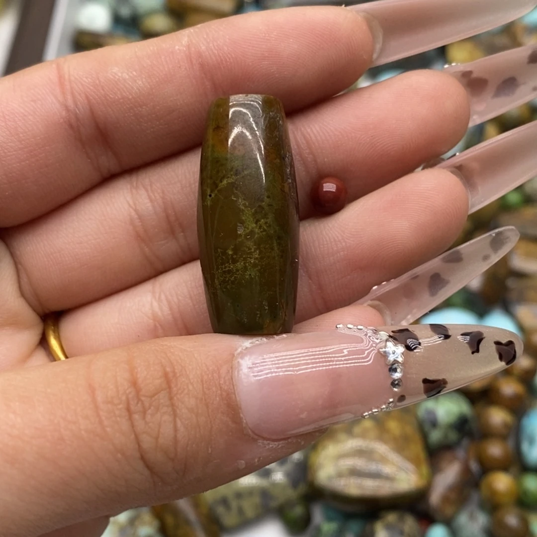 弥***弥南红玛瑙未镶嵌珠宝奇石