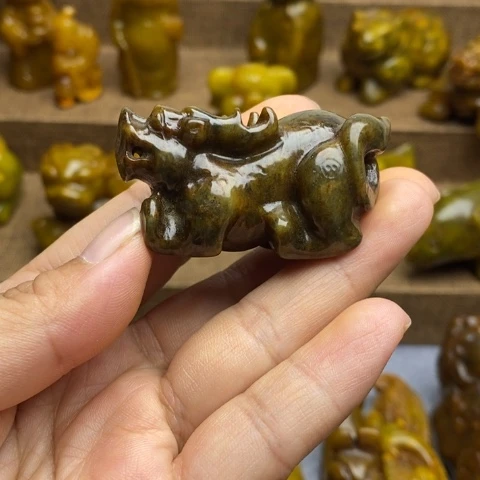 蛇纹石玉未镶嵌颈饰16