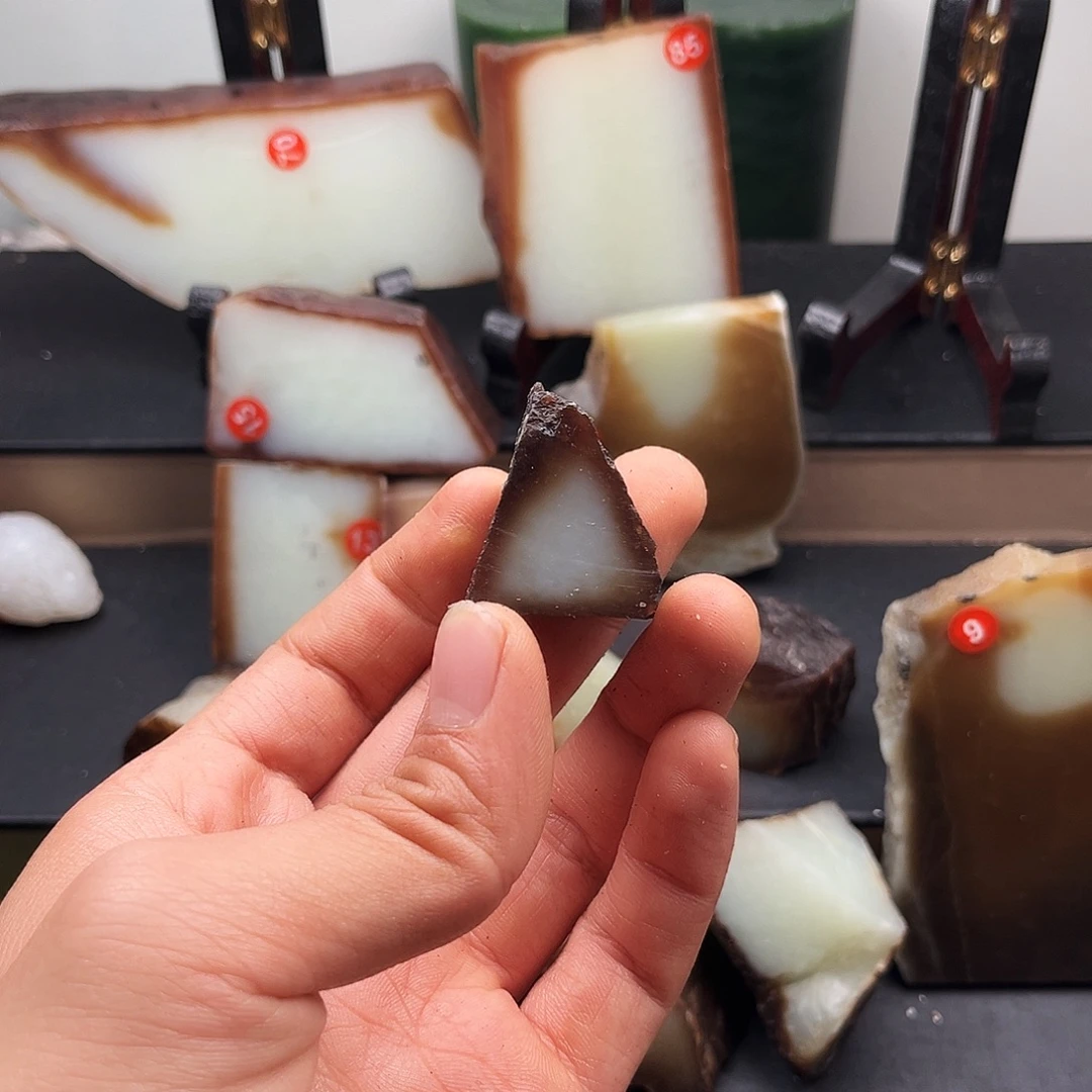 和田玉（糖玉）未镶嵌颈饰