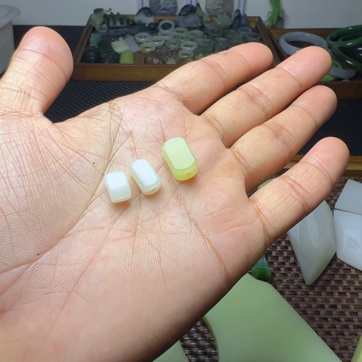 收***光和田玉未镶嵌珠宝半成品