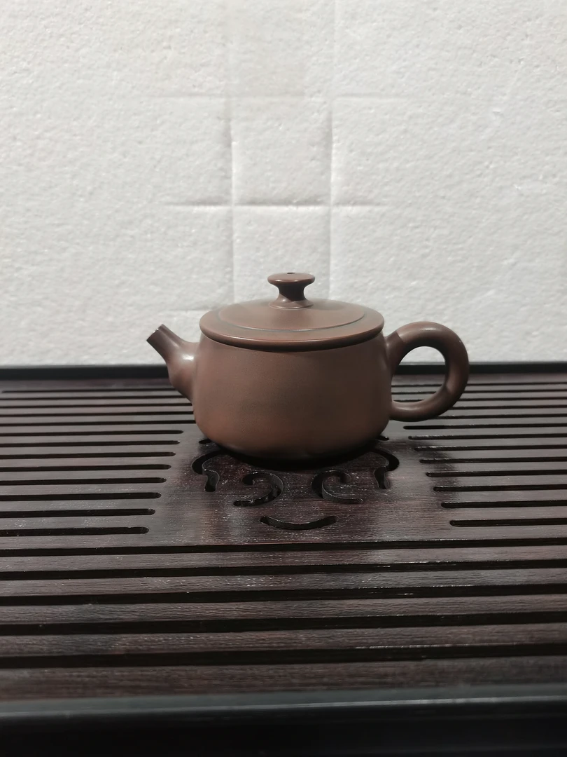 广西钦州坭兴陶原矿全手工，汉瓦壶容量180cc，出水流畅密封没问题