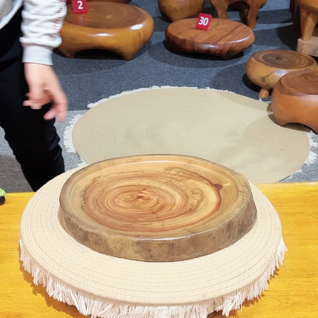 31 号香樟木尺寸：33-28-4cm