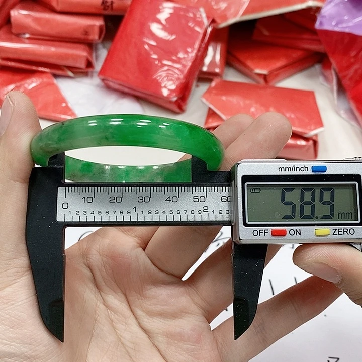 翡翠手镯未镶嵌58