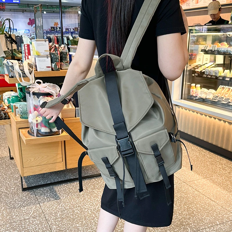 大容量旅游轻便双肩包女2025秋冬休闲防水牛津布背包多口袋学生包