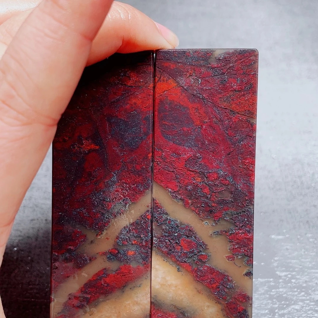 玉桂林鸡血玉印章镇尺48