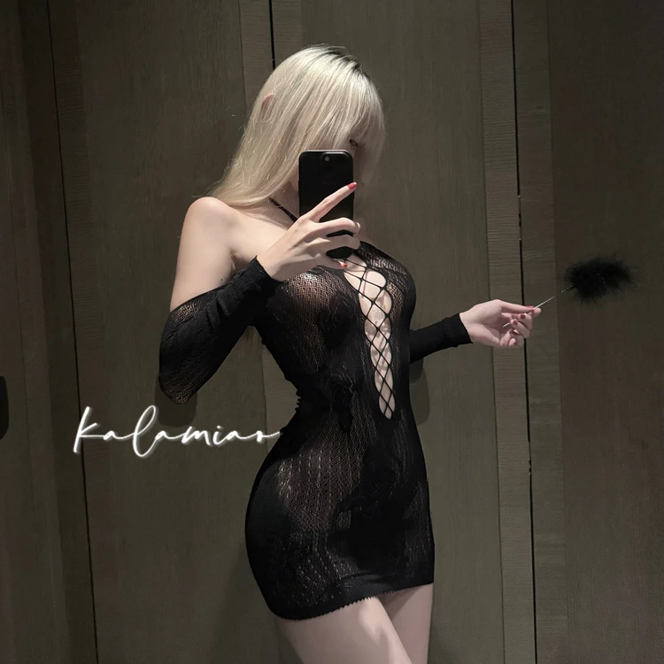 咔啦喵~「娇妻韵事」80-180斤性感镂空露肩显瘦火辣包臀连衣裙