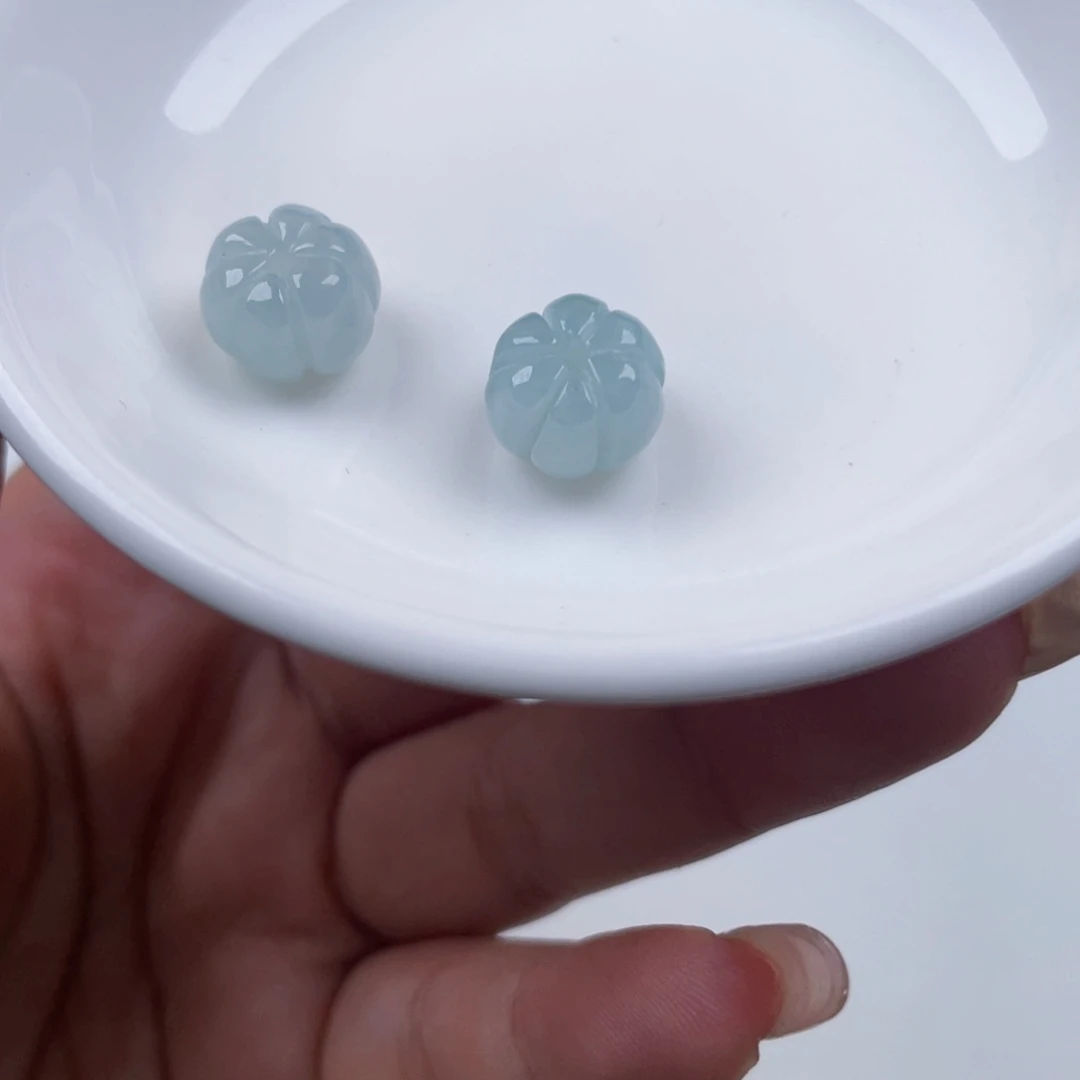 翡翠散珠卡11.6*8.5,2颗33