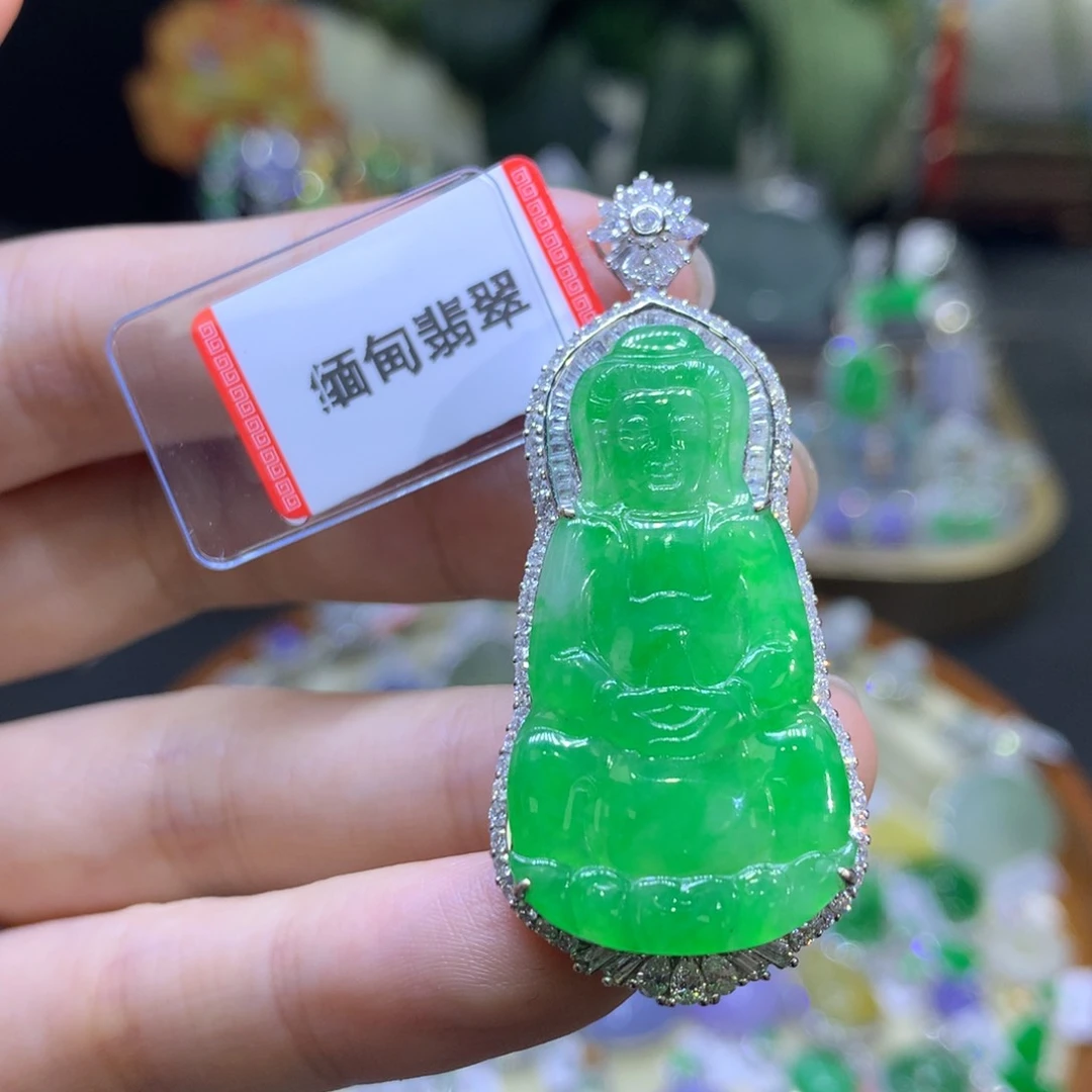翡翠18K金镶嵌颈饰翡翠玉石吊坠