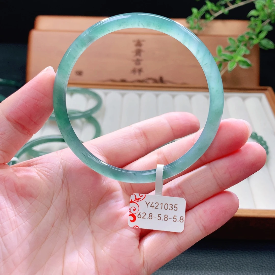 未镶嵌手镯（圆镯）翡翠