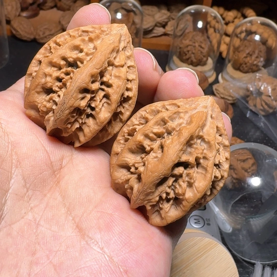 文玩核桃把件小*蛋八棱血灯笼