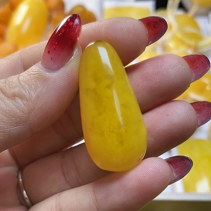 蜜蜡未镶嵌珠宝奇石