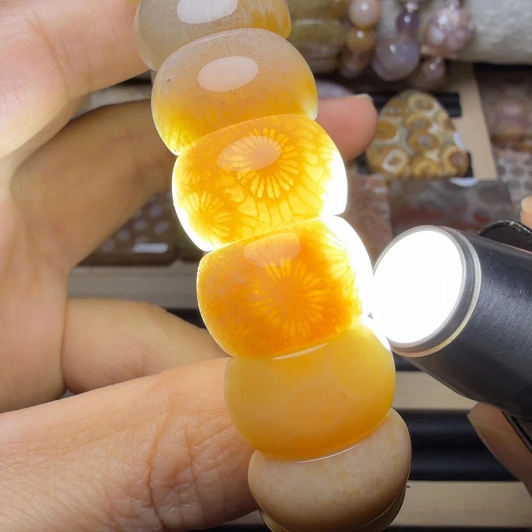 硅化玉未镶嵌片片冰透，才10米1片