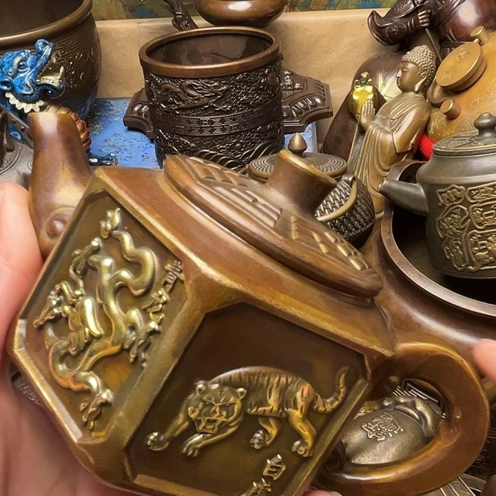 精美铜器批发档口