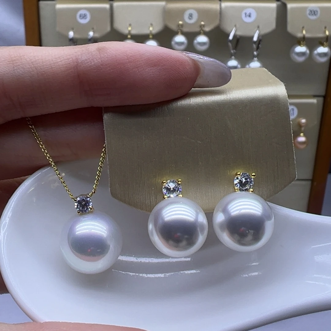 18K金镶嵌淡水珍珠吊坠(赠链)