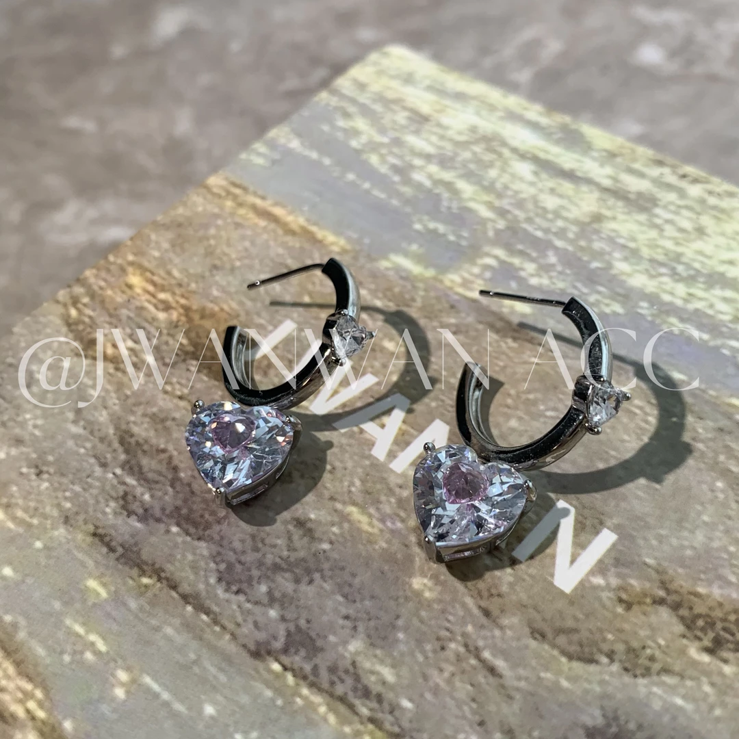 铜合金锆石耳饰 樱花之心.粉白冰晶锆桃心设计师耳环01ED2772BL