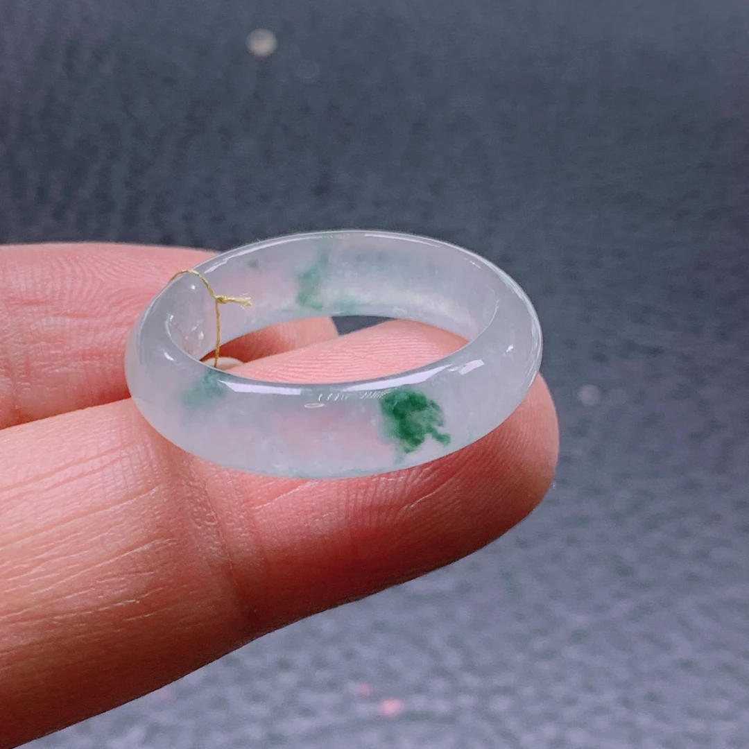 天然A货翡翠高冰种飘花翡翠戒指 货号:A2940425尺寸:18-5.9-3.8mm