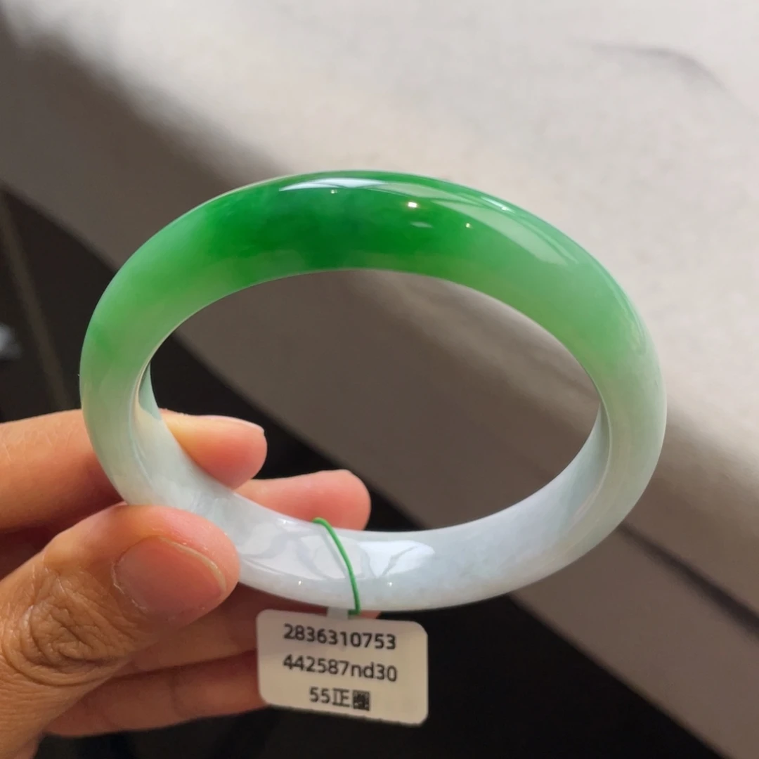 翡翠未镶嵌手镯白底青手镯【强推】