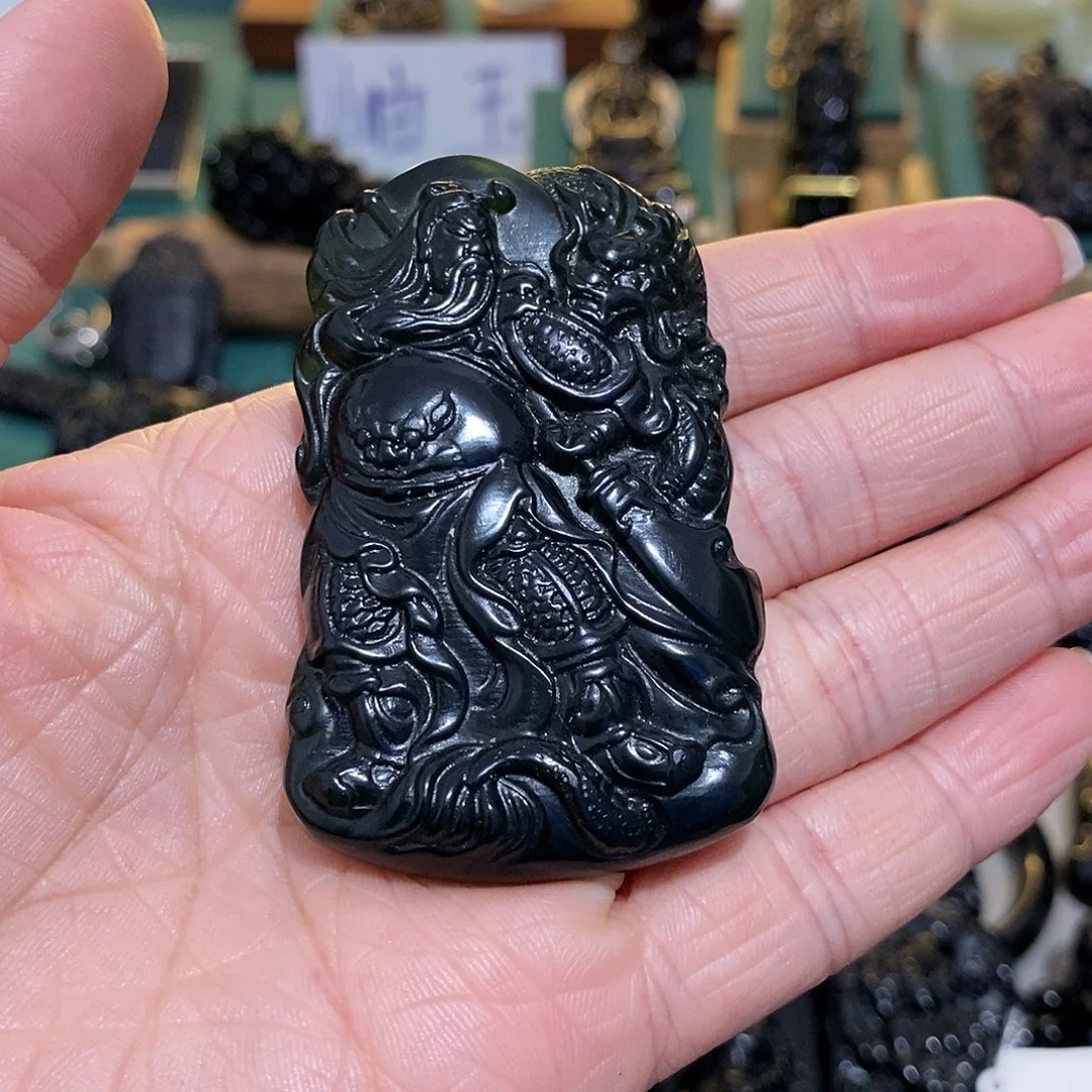 急****蛇纹石玉未镶嵌颈饰