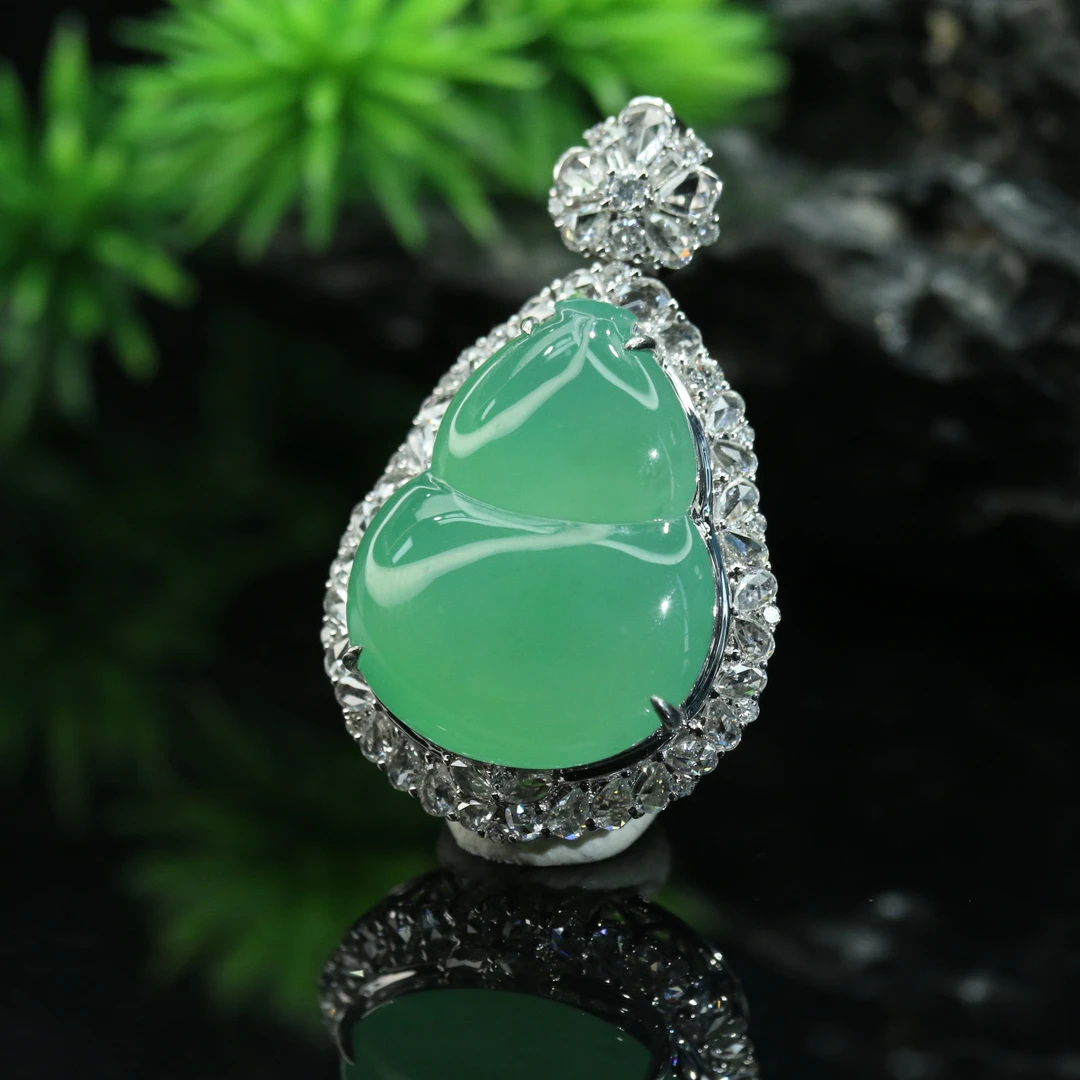 FC38天然缅甸翡翠A货18k绿葫芦/000524/保利厦门拍卖