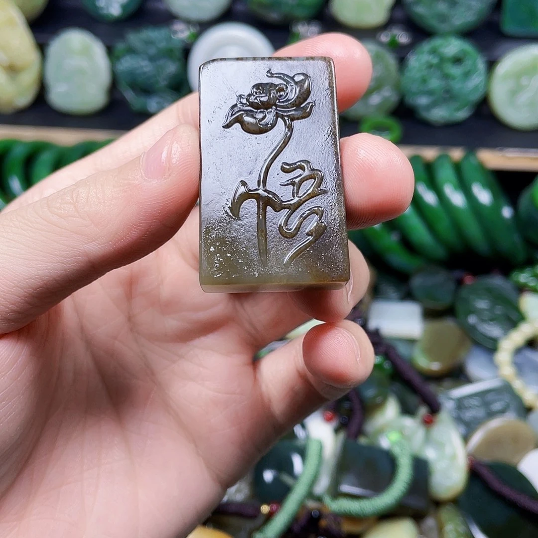 和田玉未镶嵌珠宝奇石