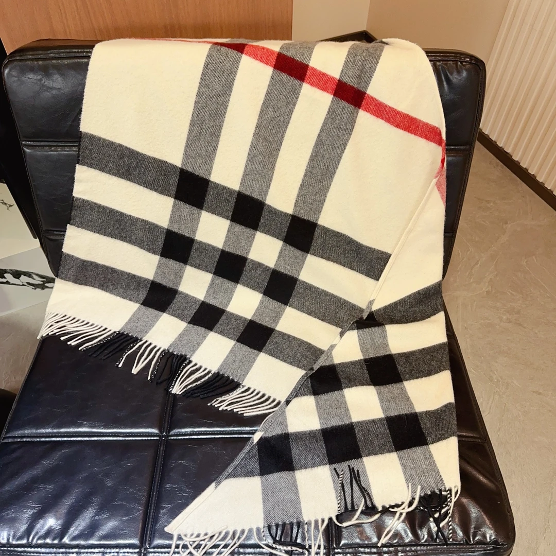 99新 BURBERRY/博柏利 三角披肩/安洁利以直播间为准/GSS28398