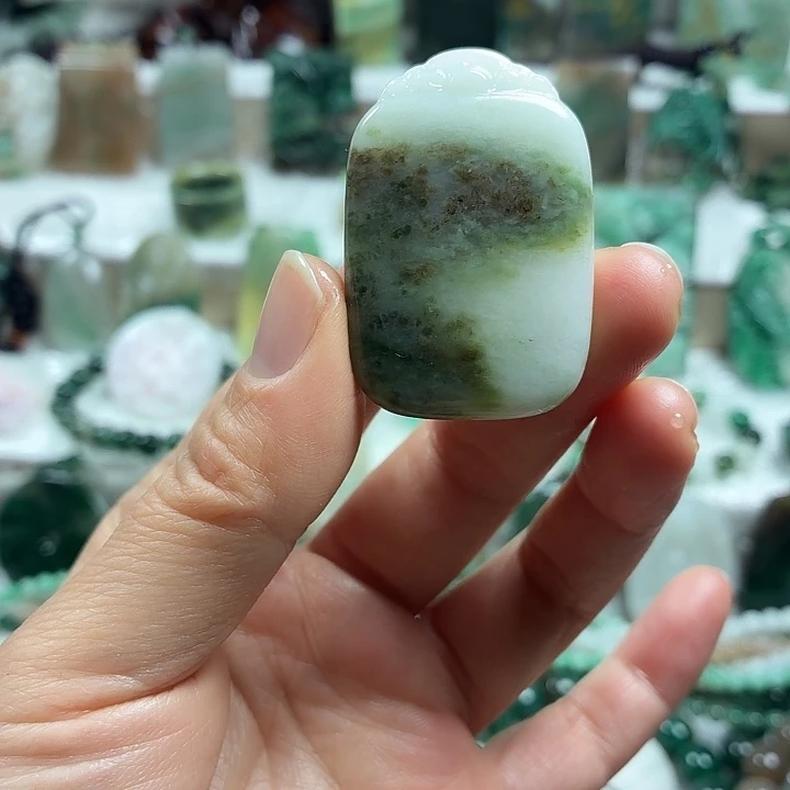 独山玉未镶嵌吊坠