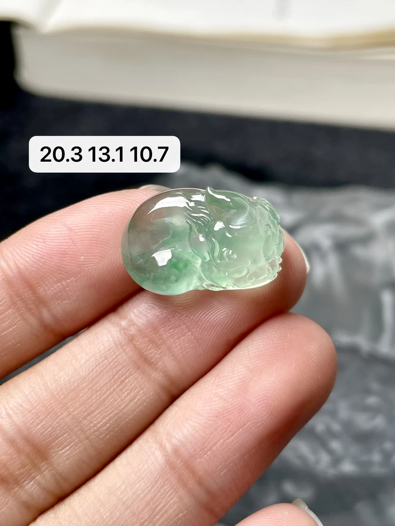 天然a货缅甸翡翠高冰甜绿貔貅吊坠