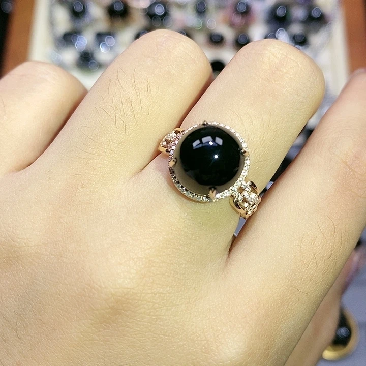 18K金镶嵌戒指翡翠