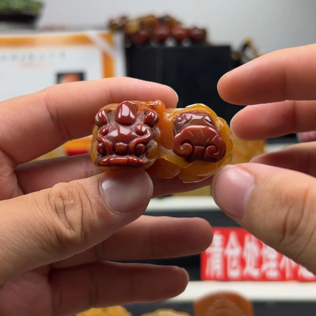 未镶嵌石英质玉（黄龙玉）黄龙玉