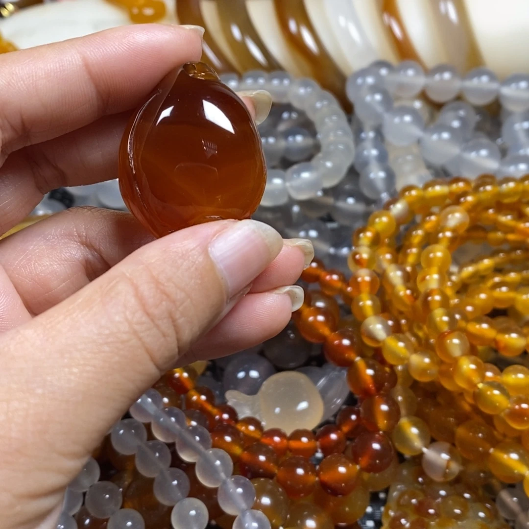 玛瑙/玉髓未镶嵌玛瑙吊坠