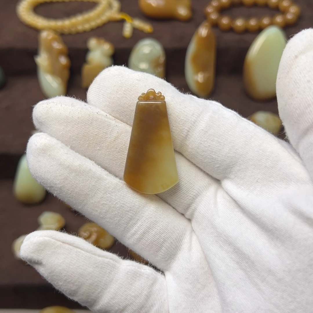 和田玉（糖玉）未镶嵌颈饰