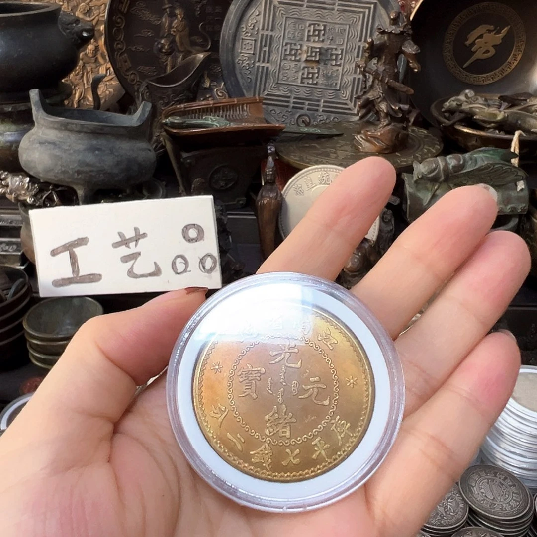 金属银元复古风格摆件