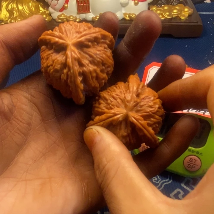 桃核吊坠呢***声