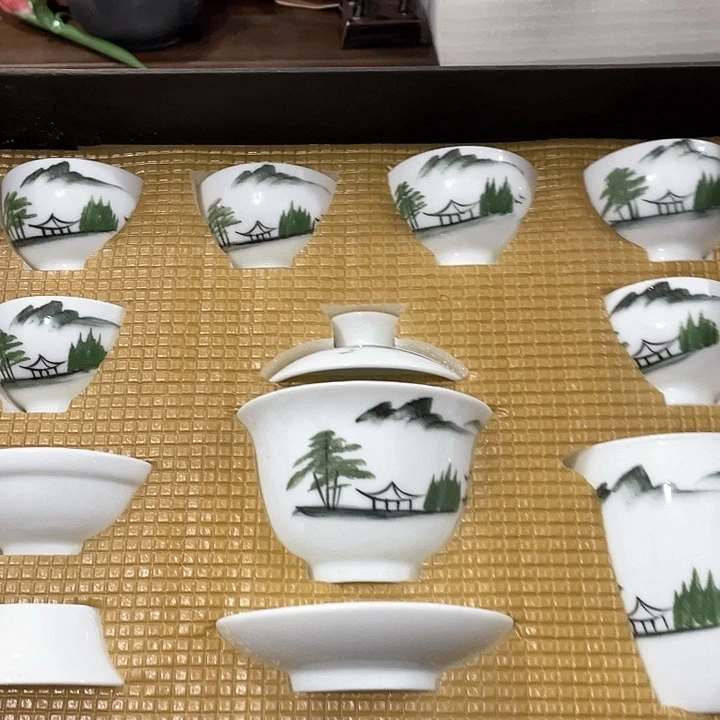 陶瓷茶具全部清清完回家过年