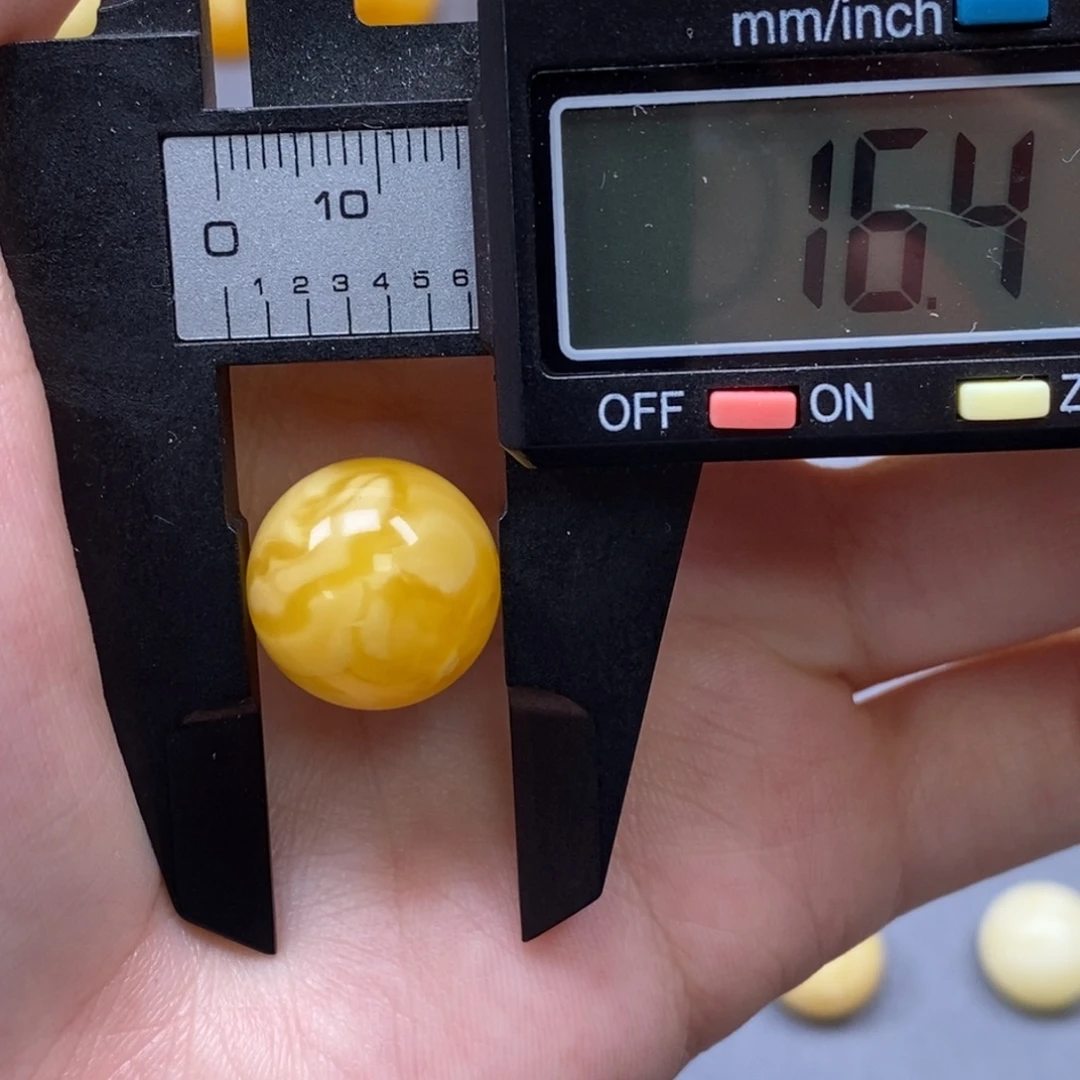 琥珀未镶嵌裸石纯天然