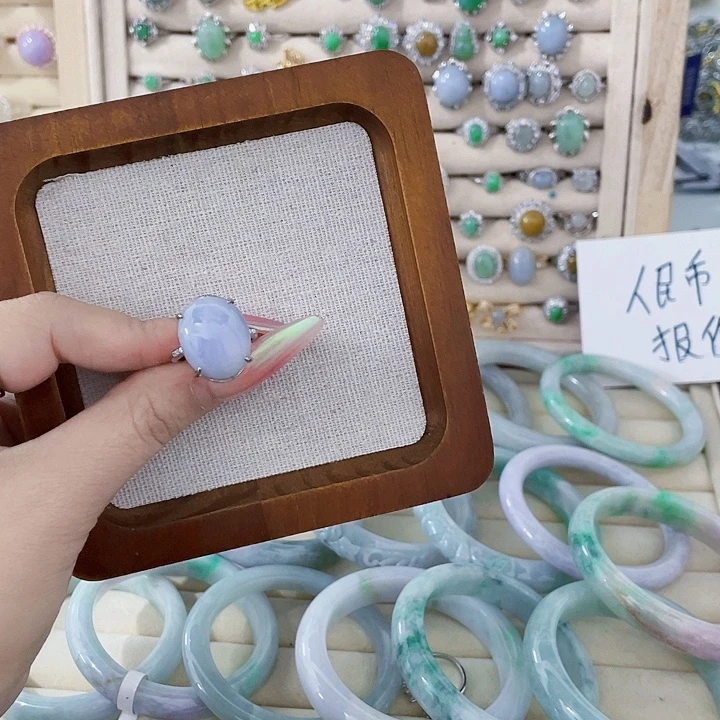 翡翠未镶嵌颈饰天然翡翠Ａ货