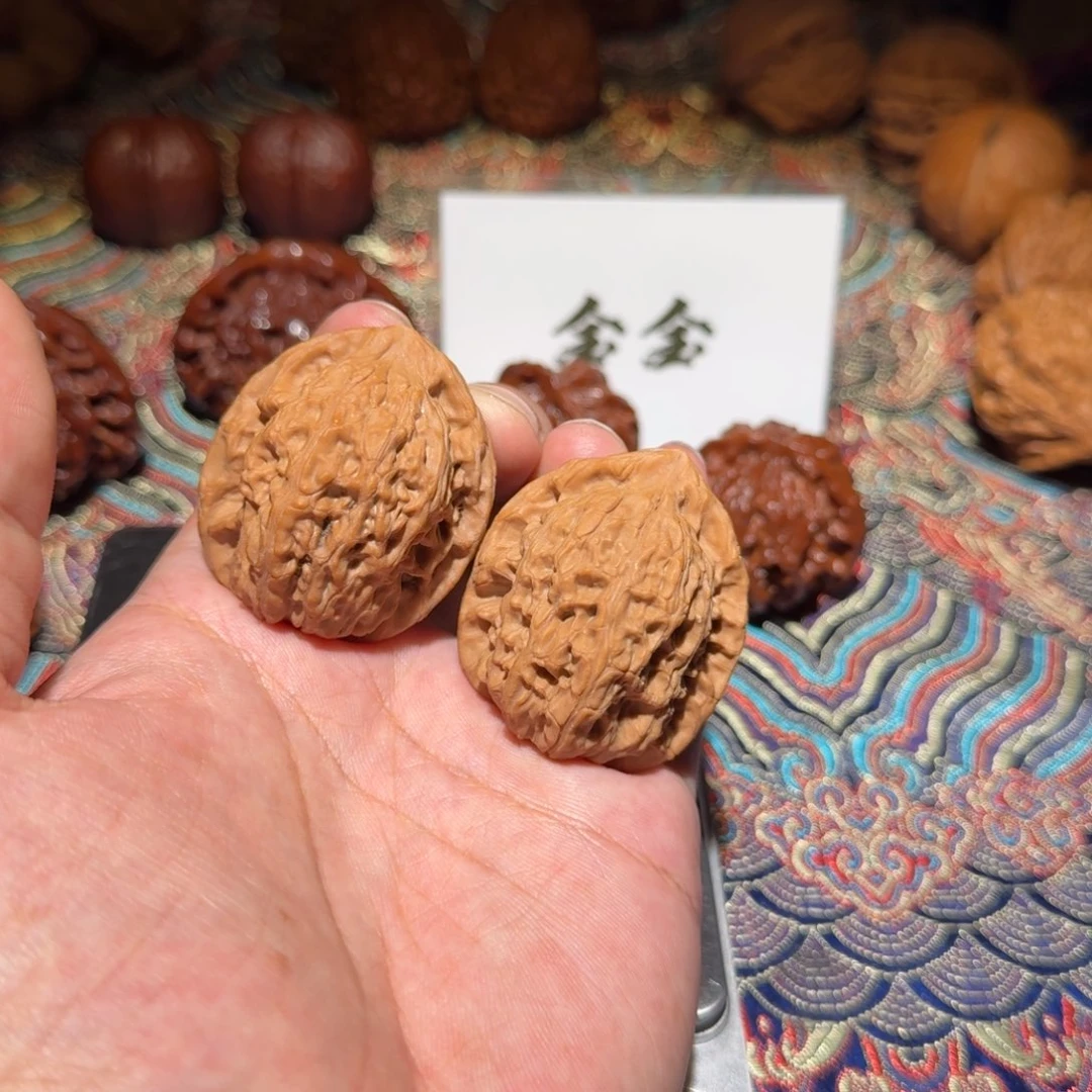把件核桃083玉观音，尺寸37