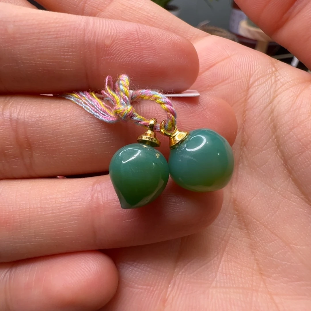 夏***离南红玛瑙配饰未镶嵌637