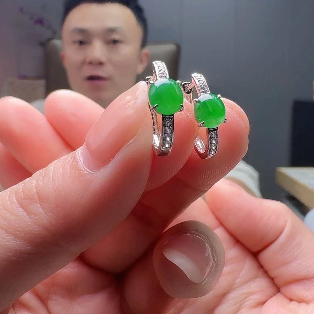 翡翠18K金镶嵌耳饰天然