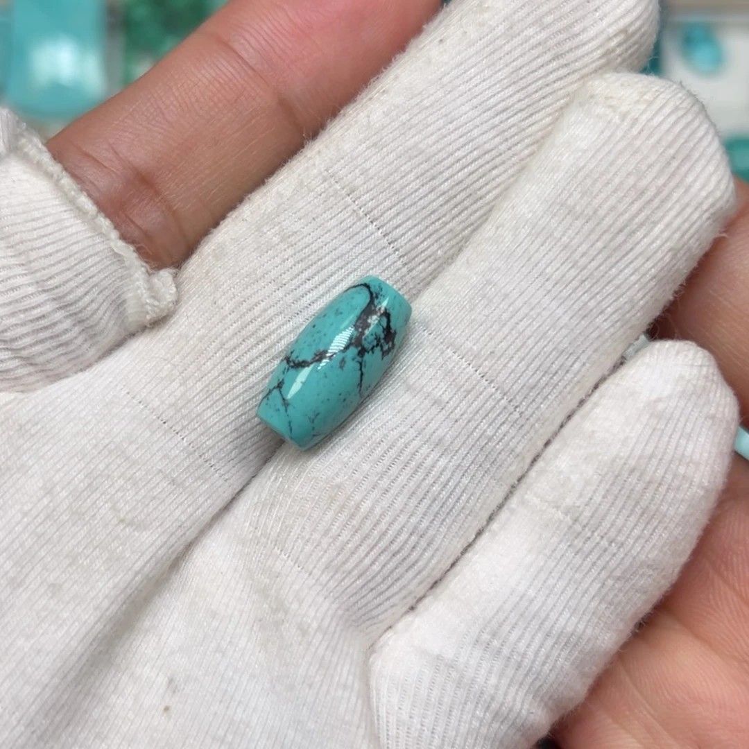 咪***考绿松石未镶嵌珠宝奇石