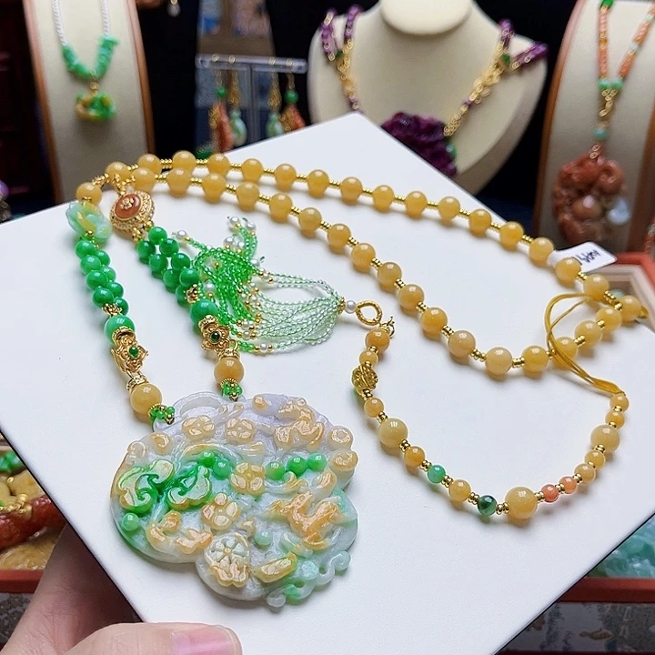 翡翠未镶嵌吊坠(赠链)炸福利